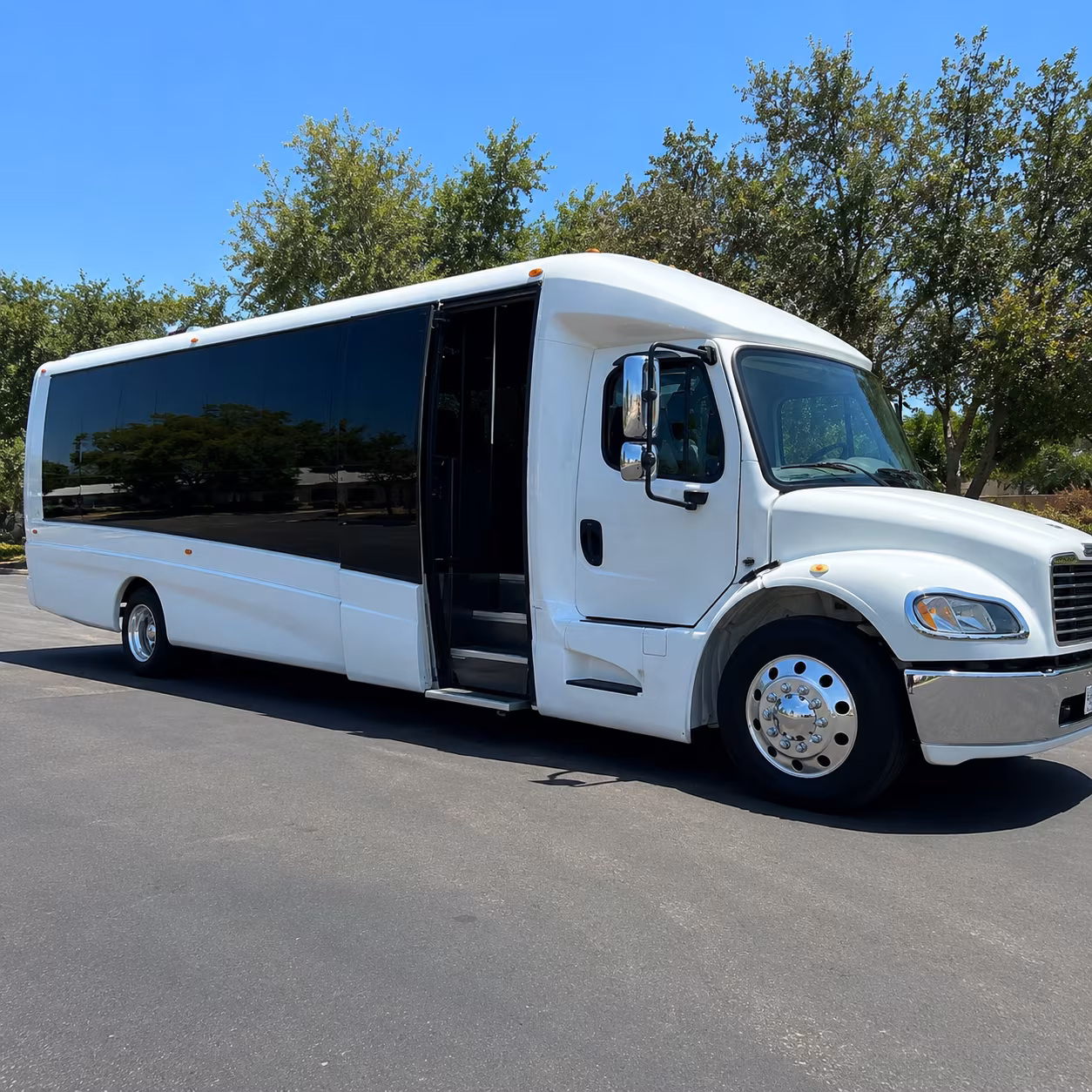 minibus wine tours to mckinney and celina tasting rooms
