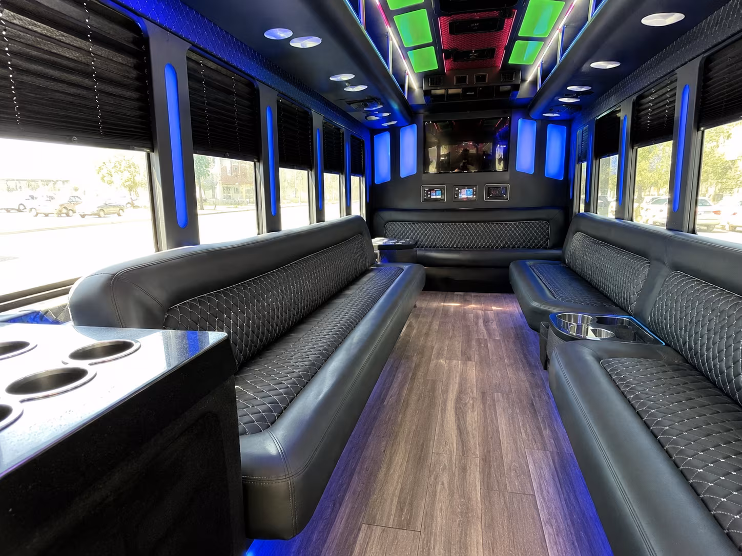 rent a birthday party bus to uptown dallas bars and restaurants
