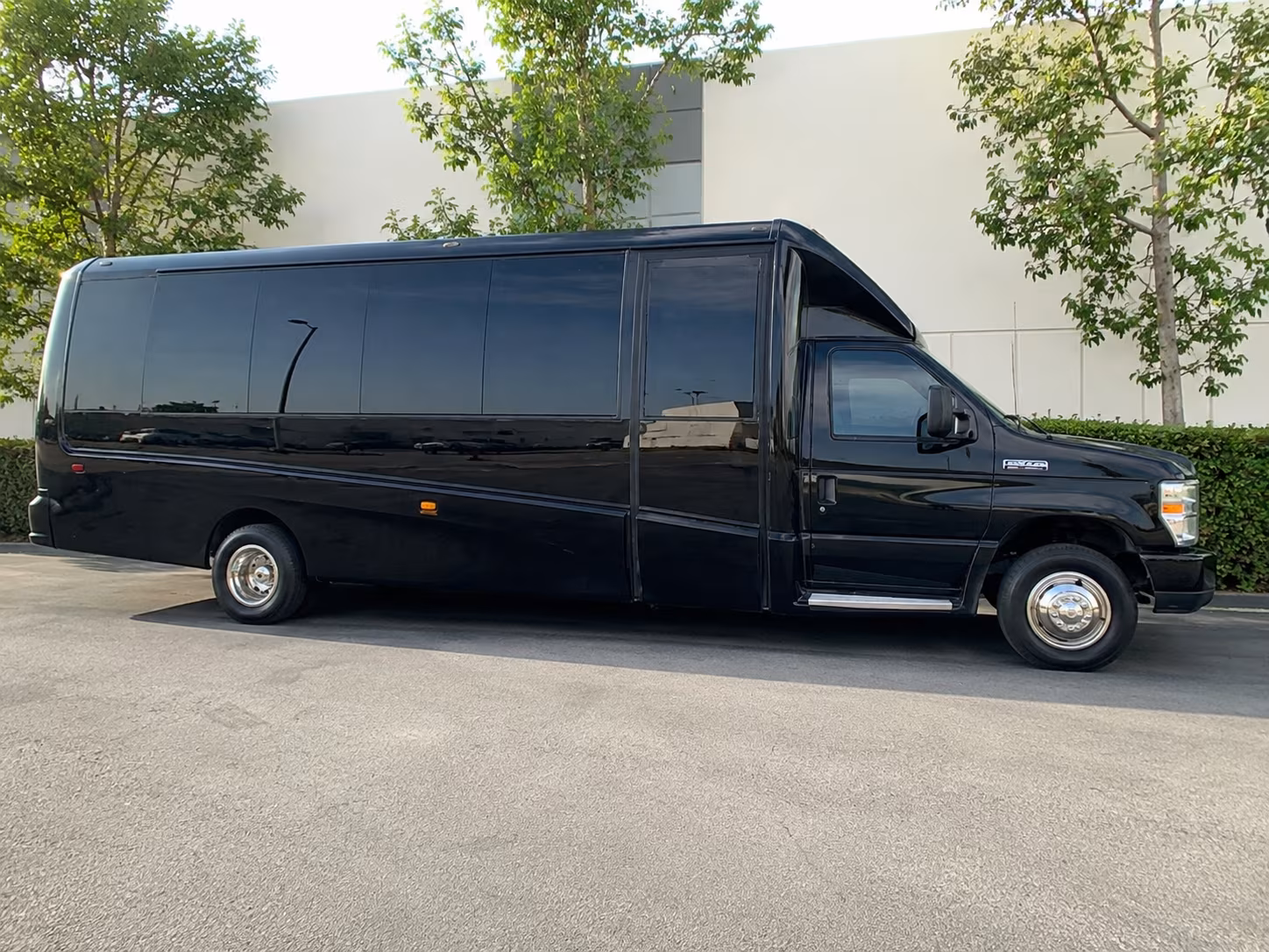 secure transportation for your next prom 1