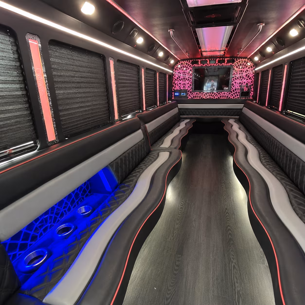 trade show bus rentals for groups heading to las colinas and irving convention venues